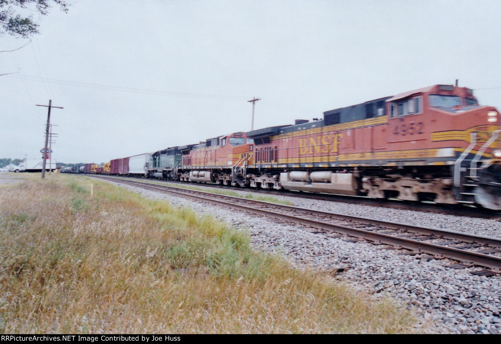 BNSF 4952 West